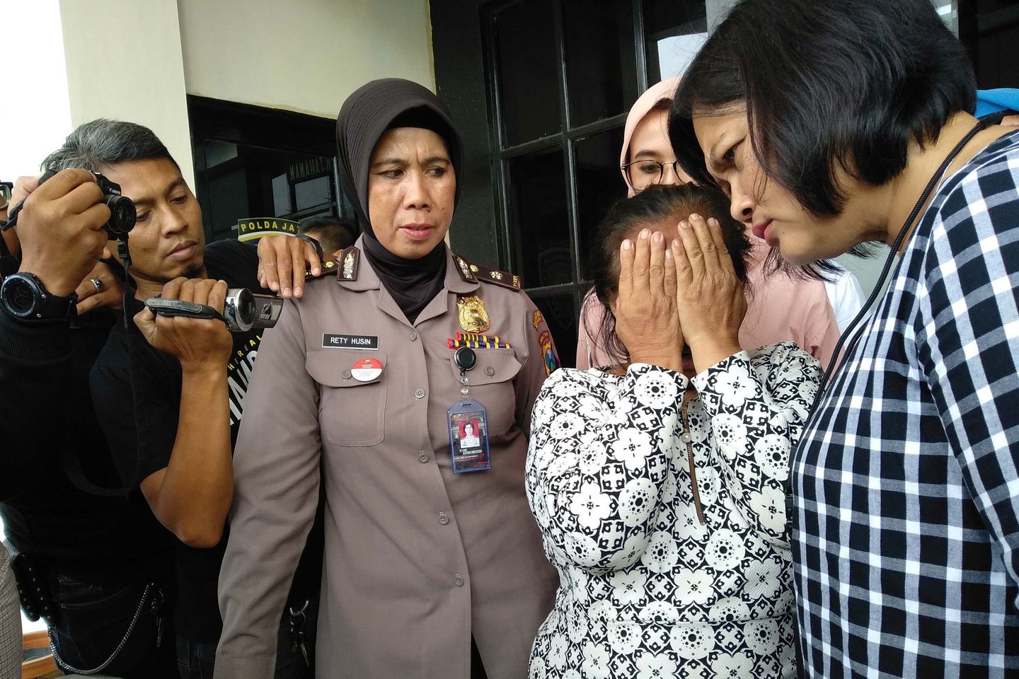 Sewakan Kamar untuk Prostitusi, Nenek Lima Cucu Diciduk Polisi