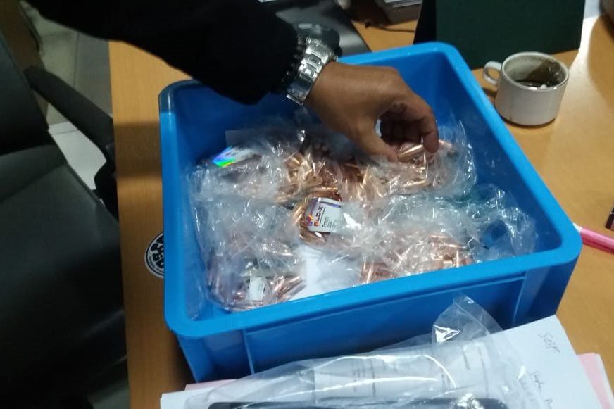 Bawa Ratusan Amunisi, Penumpang di Bandara Juanda Diamankan
