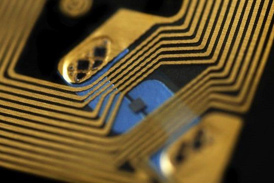Implan Chip Di Tubuh Manusia Gantikan Dompet?