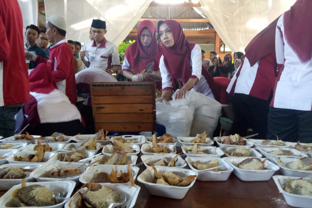 Nikmatnya Ketupat Coklat Ala Kampung Coklat Blitar
