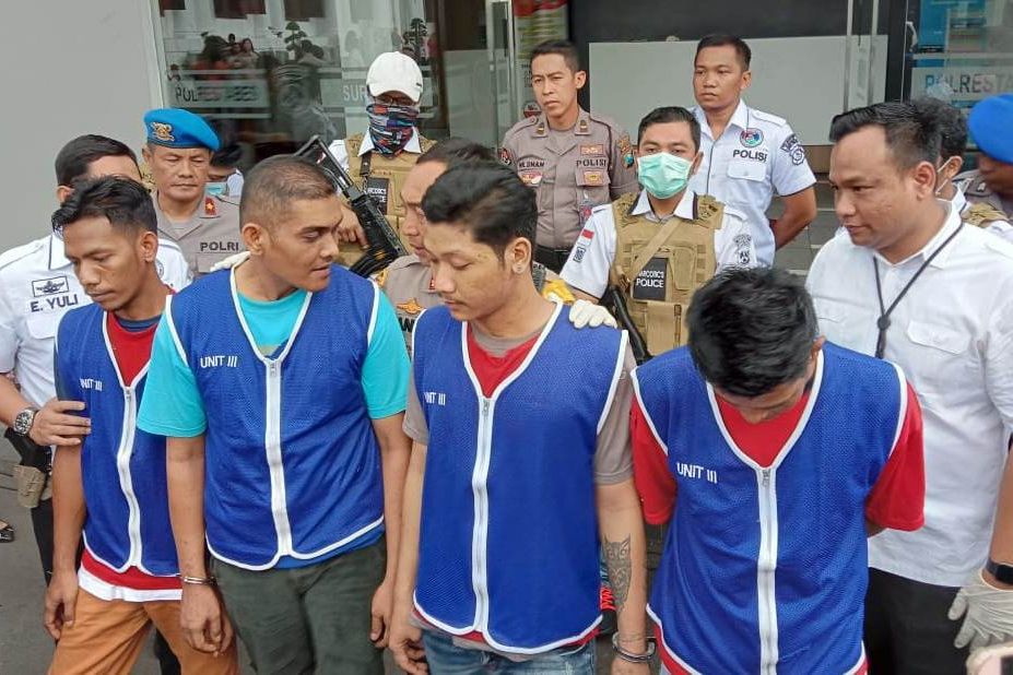 Antar Sabu dari Malaysia ke Madura, Empat Pengedar Dibekuk di Sidoarjo