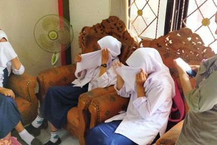 Bolos Sekolah, Sejumlah Pelajar di Blitar Terjaring Razia Satpol PP