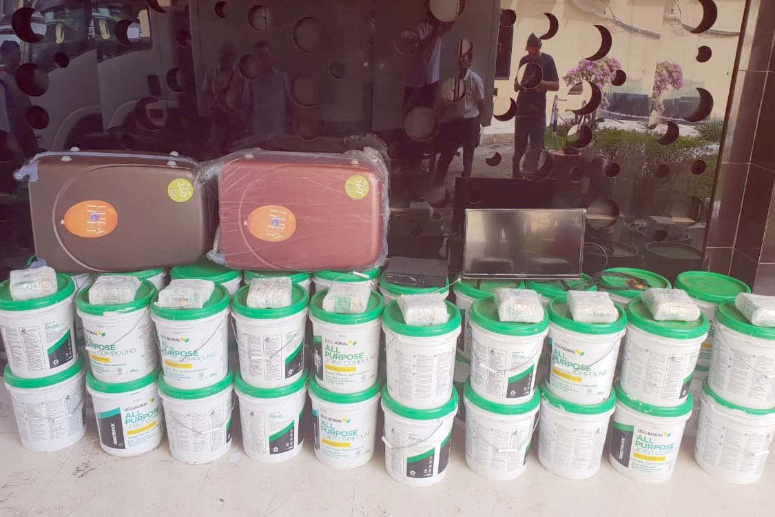 Polda Jatim Ringkus Pengedar Sabu Jakarta dan Amankan 10 Kg Sabu