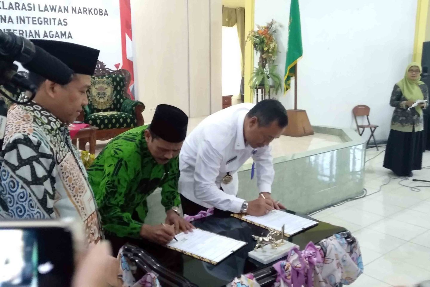 Mulai Agustus, Syarat Menikah Harus Tes Urine
