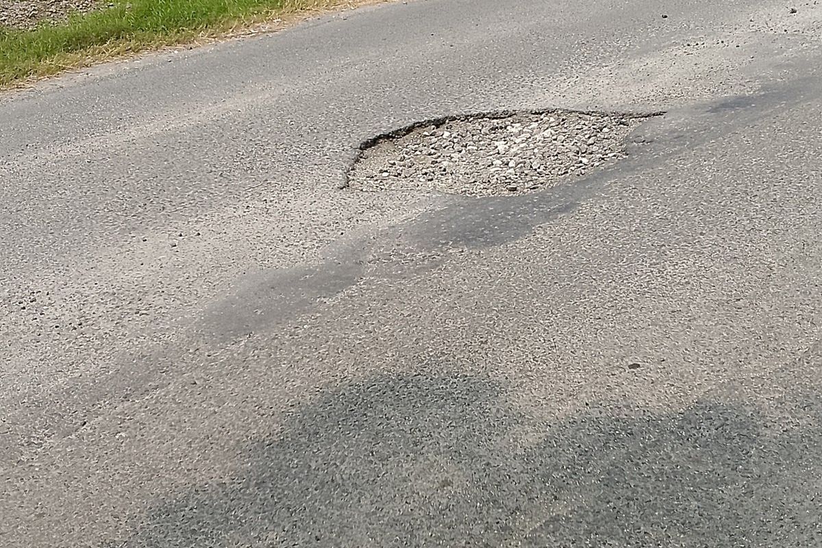 Dianggap Lamban Perbaiki Jalan Rusak, Ini Kata Dinas PU Bina Marga Lamongan