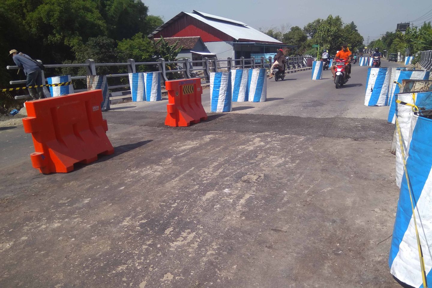 Jembatan yang Ambles di Caruban Sudah Bisa Dilewati Pemudik