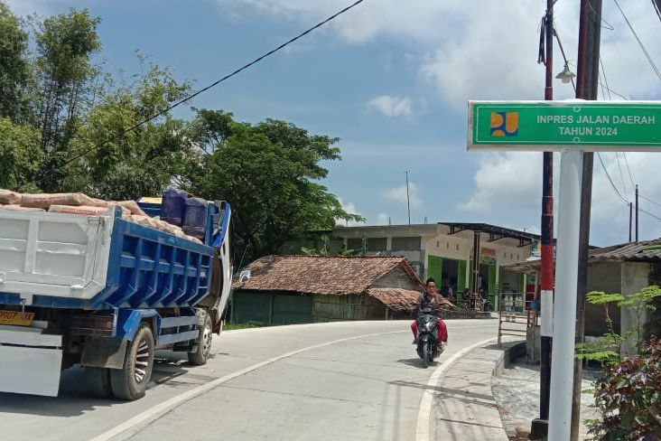 BBPJN Jatim-Bali Minta Proyek Jalan Cor Tambelangan-Banyuates yang Retak Diperbaiki