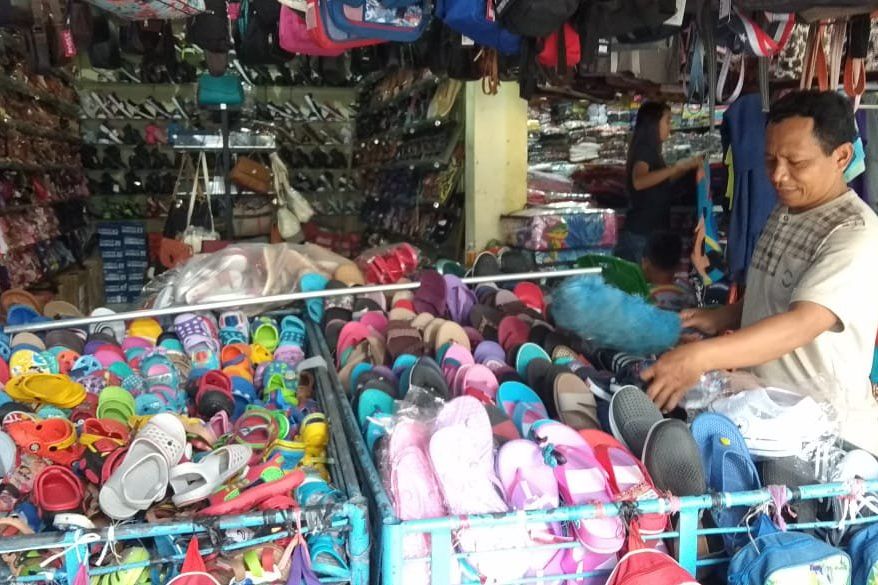 Pedagang dan Warga Keluhkan Debu Pembangunan Pasar Legi Kota Blitar