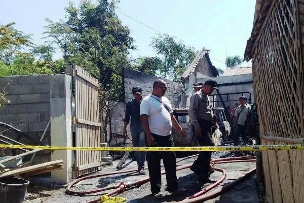 Tim Labfor Polda Jatim Bantu Ungkap Penyebab Kebakaran Rumah di Situbondo