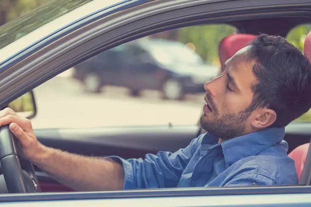 Tips Aman Berkendara saat Berpuasa