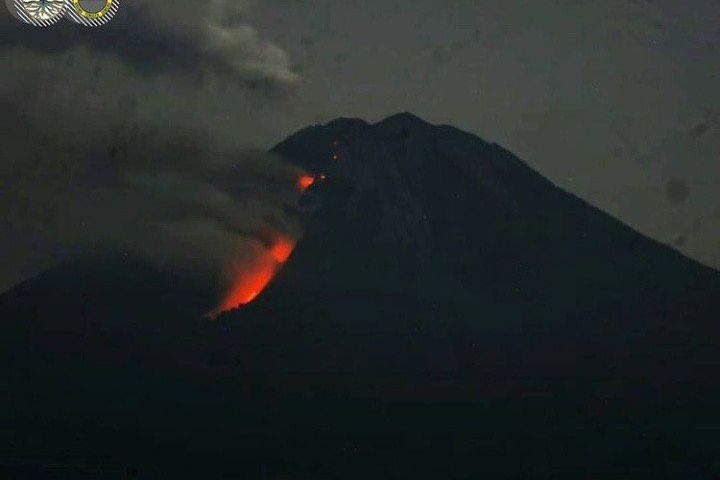 Aktifitas Gunung Api Semeru Meningkat, Warga Satu Dusun Dievakuasi
