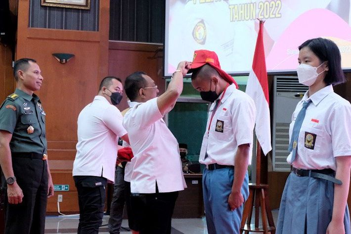 Sambut HUT RI ke-77, 100 Pelajar SMA/SMK di Surabaya Dapat Latihan Paskibraka