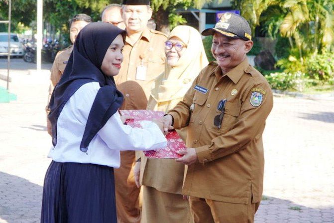 Serahkan SK PPPK Nakes, Bupati Situbondo Mengaku Perhatikan Semua Honorer