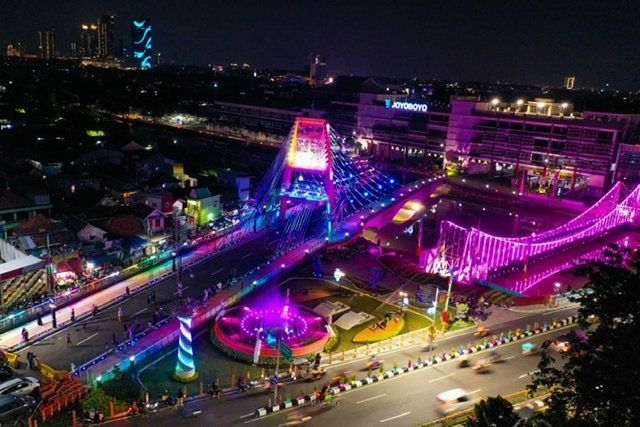 Mulai Akhir Pekan, Pertunjukan Air Mancur di Sisi Jembatan Suroboyo Dibuka Kembali
