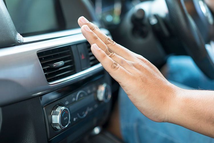 Ini Penyebab AC Mobil Terasa tidak Dingin