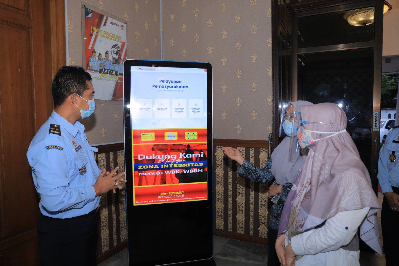 TPN Pembangunan ZI Lakukan Uji Petik Di Kanwil Kemenkumham Jatim