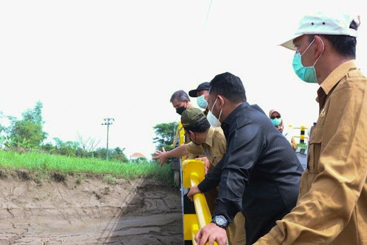 Bupati Gresik Imbau Bentuk Tim Penanganan Jembatan Ambles