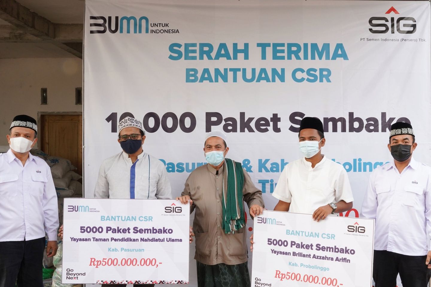 SIG Salurkan Paket Sembako Rp1,4 Miliar untuk Yayasan dan Pesantren