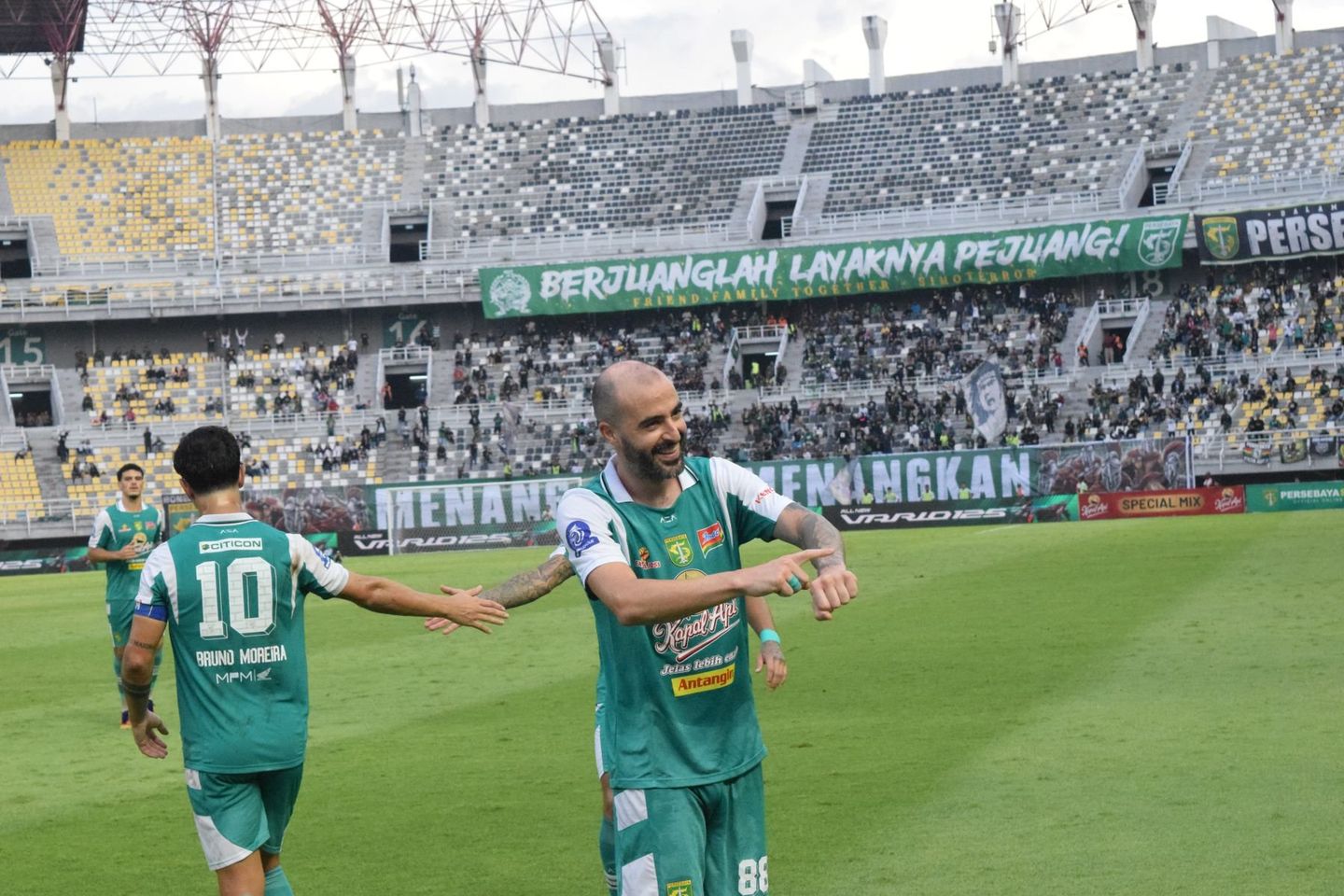 Mihailo Raickovic Cetak Brace, Jadi Pembeda Saat Persebaya Gilas PSBS Biak