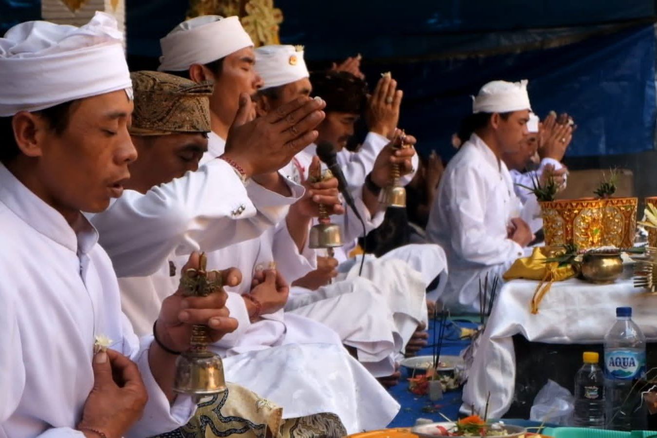 Umat Hindu Suku Tengger Rayakan Kuningan, Ini Maknanya  