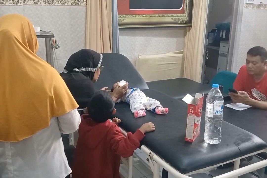 Gempar Bayi Ditemukan di Teras Rumah Warga Probolinggo, Ada Pesan di Dekat Bayi