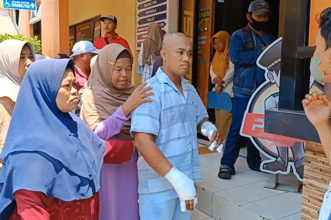 Korban Pembacokan Datangi Mapolres Probolinggo Kota