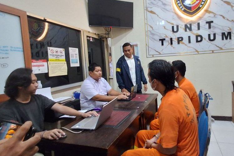 Gara-gara Judol, Eks Karyawan Nekat Curi Truk Crane Pabrik Beton