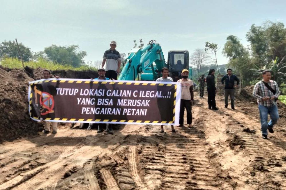 Khawatir Saluran Irigasi Rusak, Petani Tolak Tambang Galian C di Mojokerto