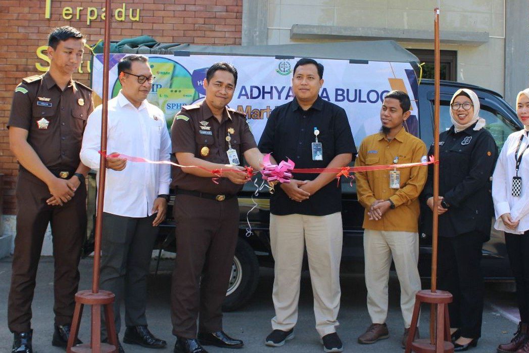 Dukung Ketahanan Pangan, Kejari Kabupaten Probolinggo Hadirkan Adhyaksa Bulog Mart Mobile
