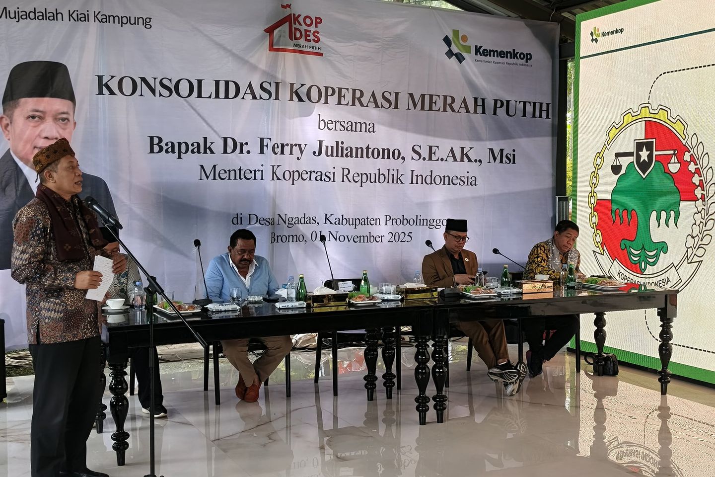 Menkop Ferry Juliantono Dorong Penguatan Koperasi Desa di Wilayah Suku Tengger