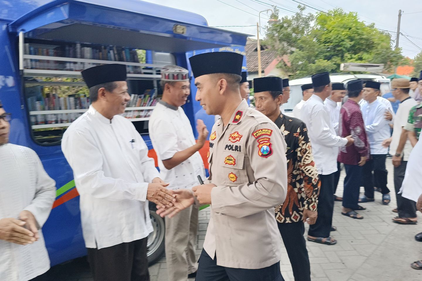 Ciptakan Suasana Kondusif, Wakapolres Lamongan Dampingi Safari Ramadan Bupati Yes