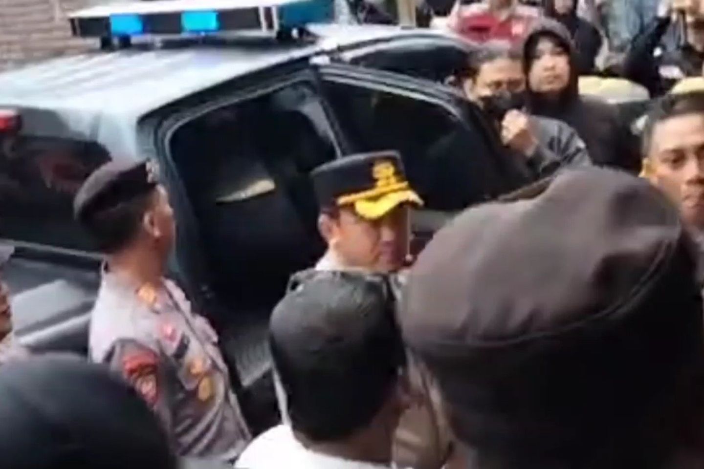 Kecewa Investasi Bodong, Emak-emak di Probolinggo Geruduk Rumah Koordinator
