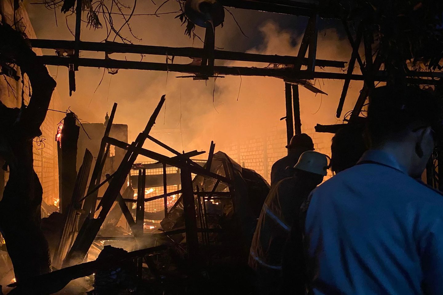 Rumah Warga Sukomulyo Lamongan Ludes Terbakar, Kerugian Ratusan Juta