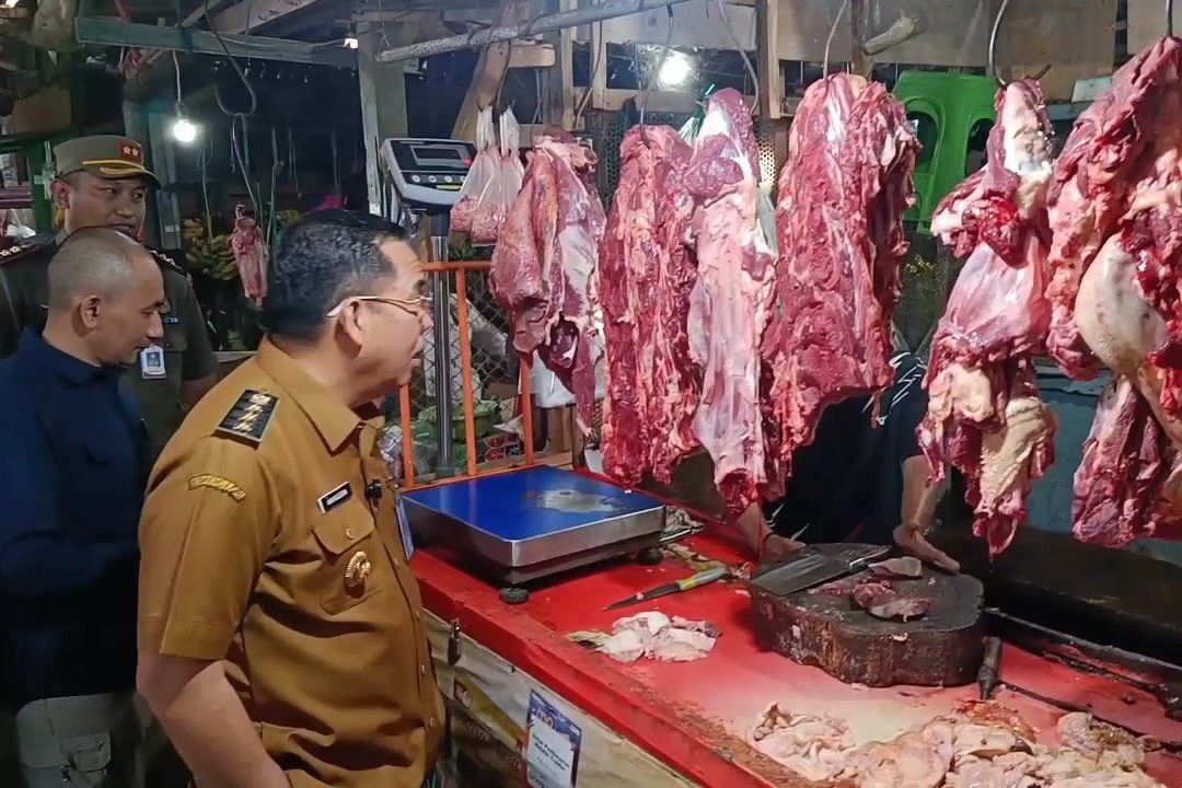Pemkot Probolinggo Sidak Pasar dan SPBU: Harga Cabai Tinggi, Stok BBM Aman