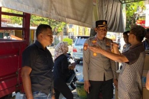 Duel dengan Maling Guna Merebut Tas Selempang Milik Teman, Sopir Truk Ini Terluka