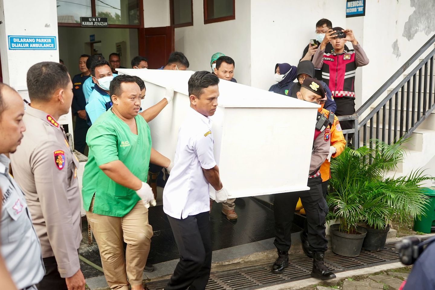 Dua Korban KMP Tunu Pratama Jaya Teridentifikasi Warga Bali dan Banyuwangi