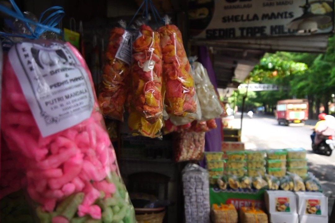 Meski Meredup, Pusat Oleh-oleh Ikonik di Kota Probolinggo Tetap Bertahan
