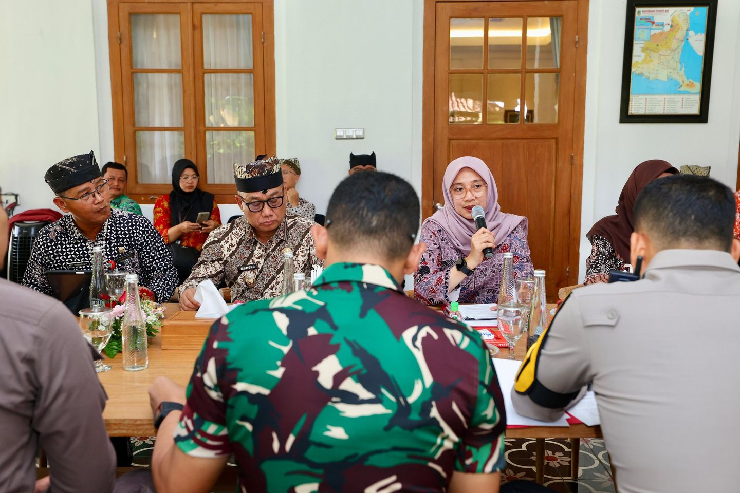 Urai Antrean Truk Jawa-Bali, Pemkab Banyuwangi Ajukan Penambahan Kapal di Pelabuhan Ketapang 