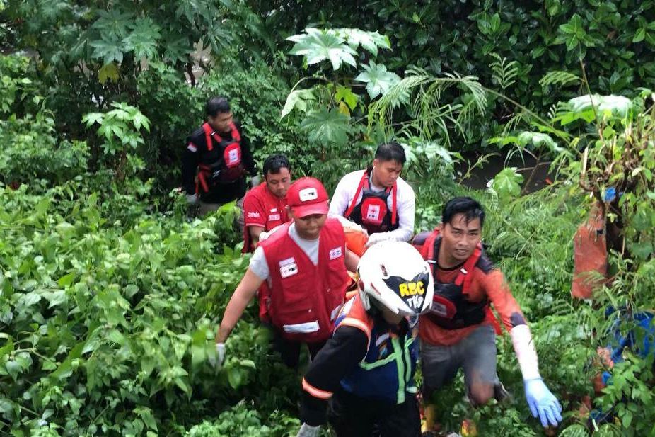 Mayat Tanpa Identitas Ditemukan di Anak Sungai Sadar Mojokerto