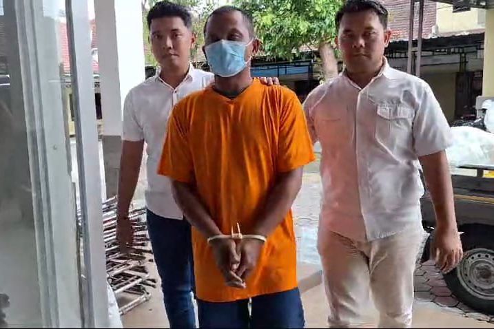 Polisi Gerebek Distributor Minyak Goreng Curah Kemasan Tanpa Izin Edar di Mojokerto
