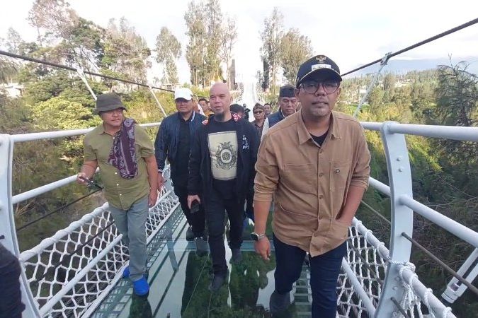 Jembatan Kaca, Wahana Baru di Gunung Bromo yang Segera Diresmikan