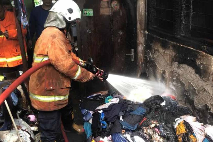 Ditinggal Rekreasi oleh Penghuni, Rumah di Bangsri Ngoro Mojokerto Ludes Terbakar