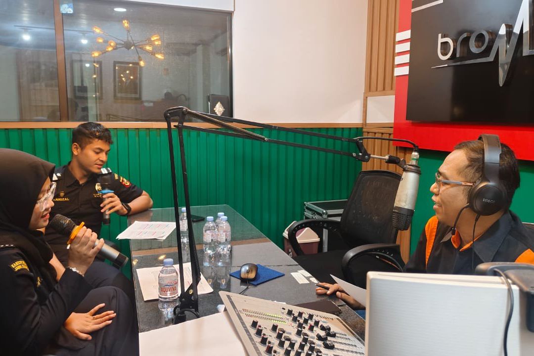Bea Cukai Probolinggo Gaungkan Antirokok Ilegal lewat Podcast di Bromo FM