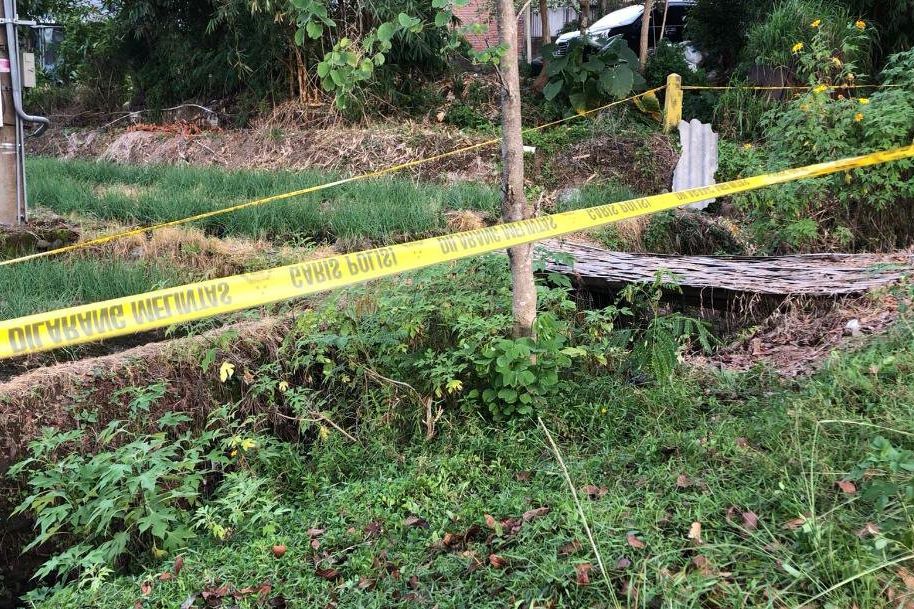 Penemuan Mayat Bayi Laki-Laki di Saluran Irigasi Gegerkan Warga Pacet Mojokerto