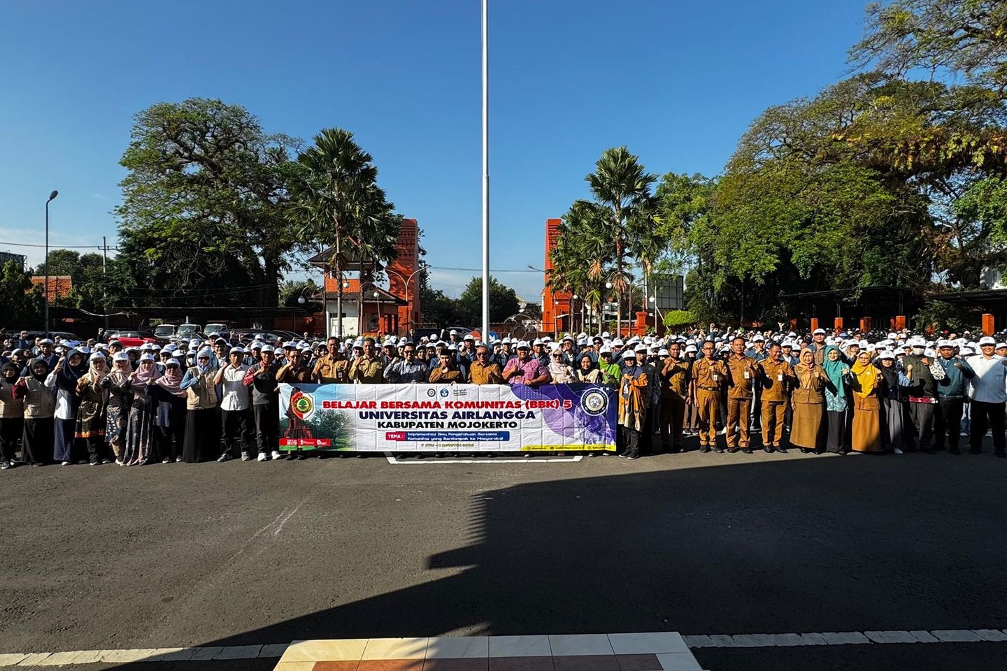 Gus Barra Terima 525 Mahasiswa Unair KKN-BBK, Dorong Inovasi dan Gali Potensi Desa di Mojokerto