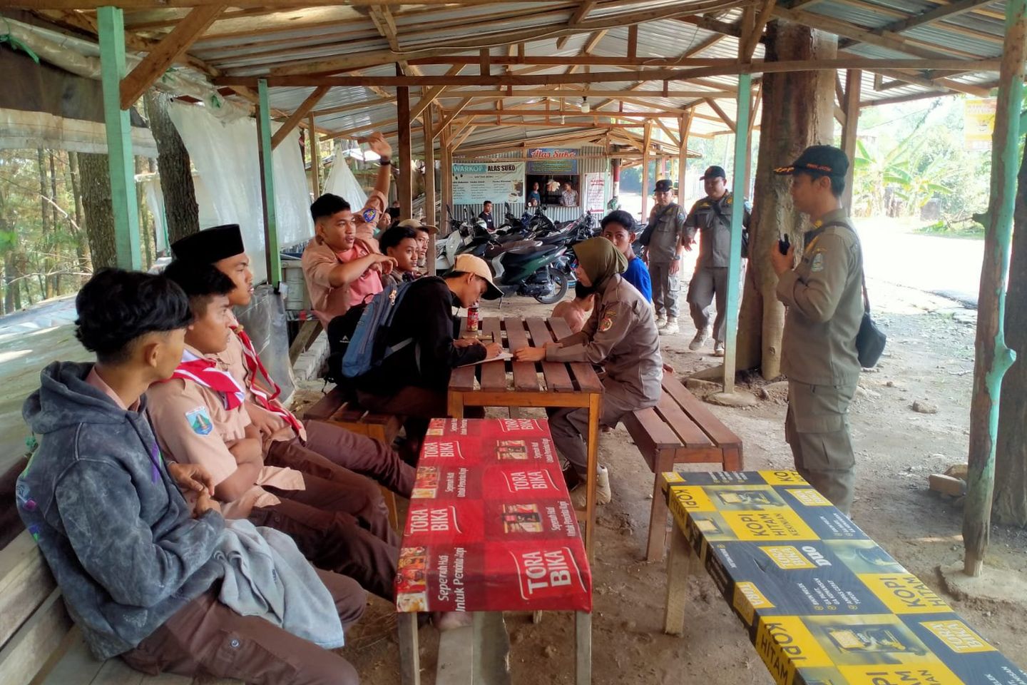Siswa SMA dan SMK di Mojokerto Tepergok Bolos Sekolah di Trawas