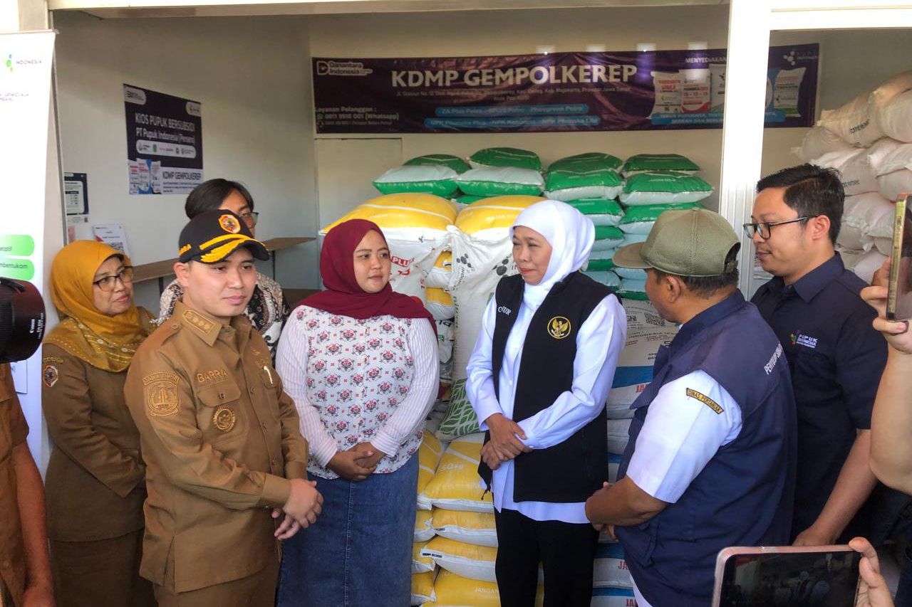 Khofifah Tinjau Koperasi Merah Putih di Gedeg, Tegaskan Jatim Pelopor KDMP Terbanyak Nasional
