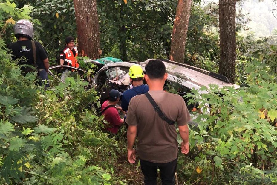 Satu Korban Kecelakaan Mobil Rem Blong di Jalur Cangar-Pacet Meninggal Dunia