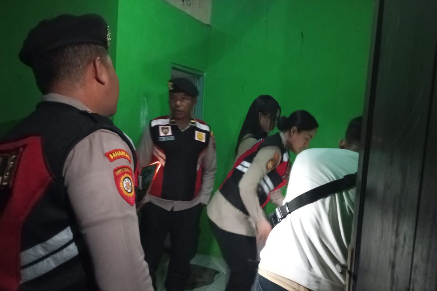 Kamar Kos di Mojokerto Jadi Tempat Prostitusi, Polisi Temukan Kondom dan Payudara Silikon