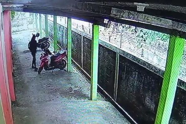 Maling Masuk SMPN 1 Kotorejo Mojokerto, Satu Motor Raib
